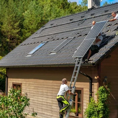 depositphotos_614452916-stock-photo-men-worker-installing-solar-photovoltaic